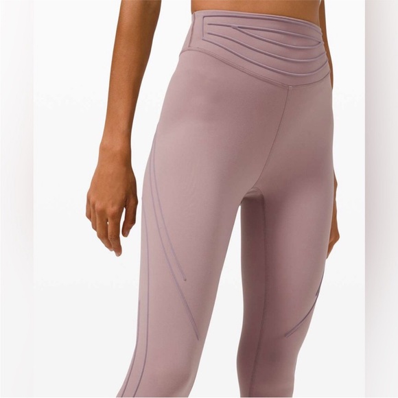 NWT Lululemon Get In Line SHR Tight 28” - Picture 3 of 7